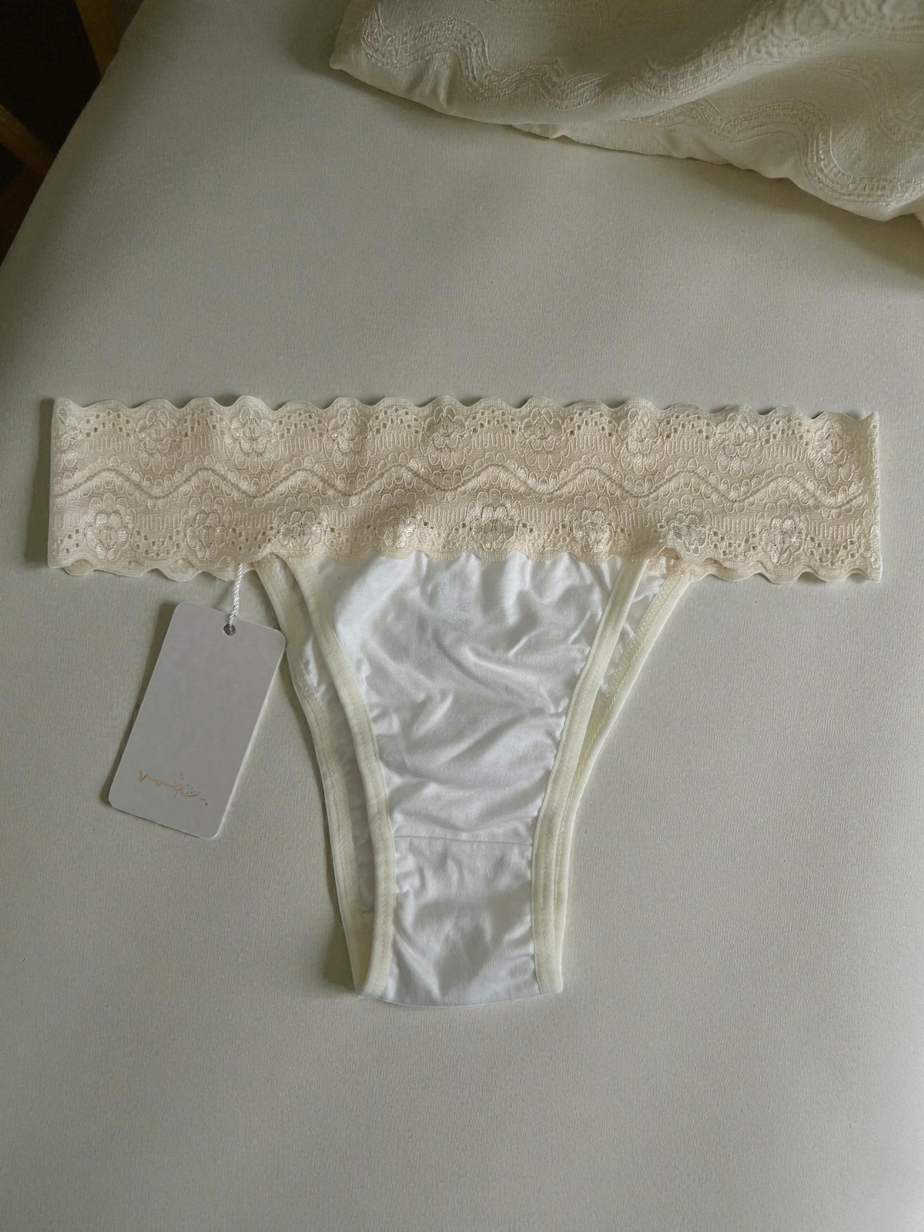 Calcinha Tanga 100% Algodão Com Renda Marfim