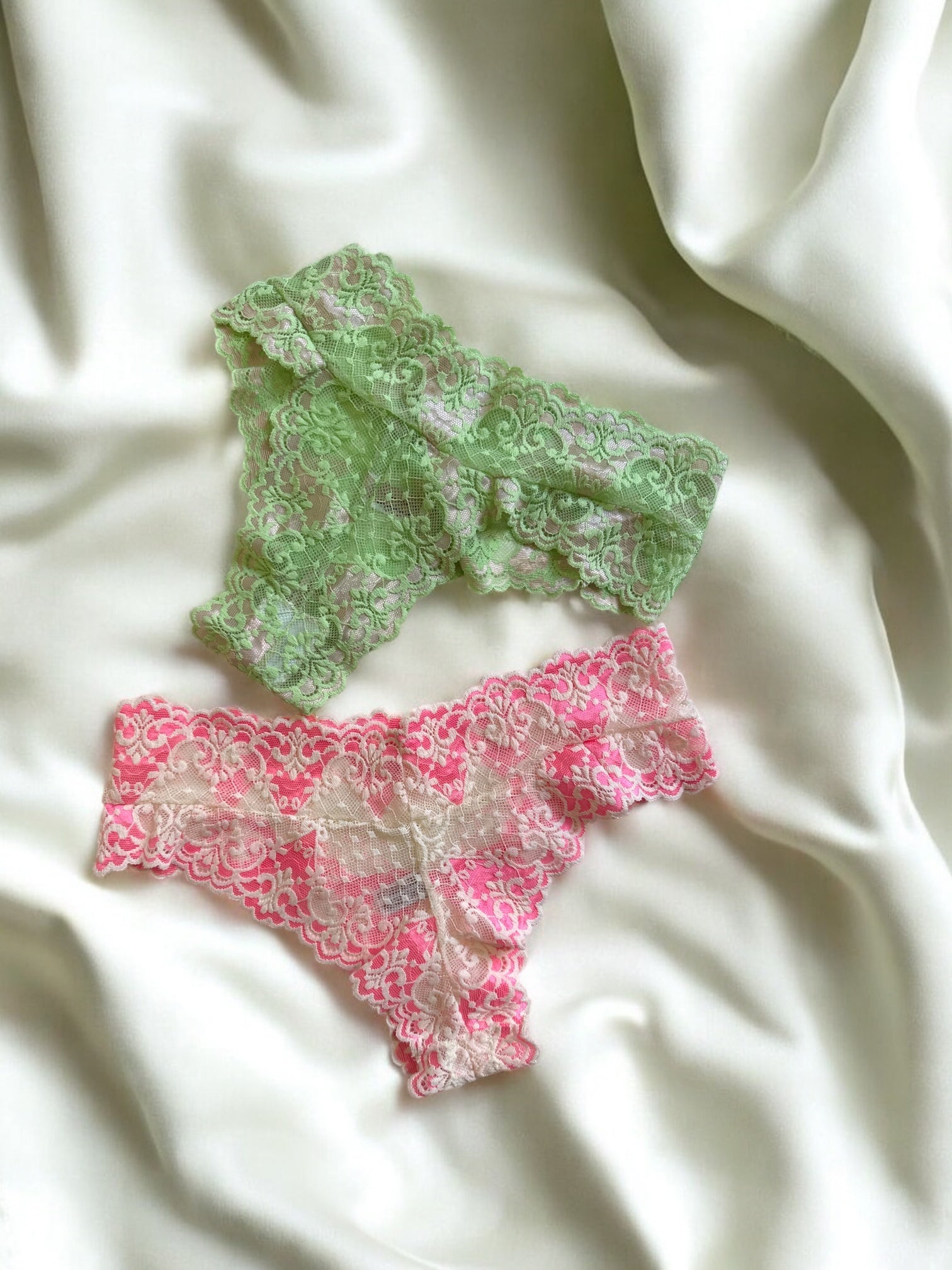 Kit Calcinha Renda Semi Fio Bicolor 2un
