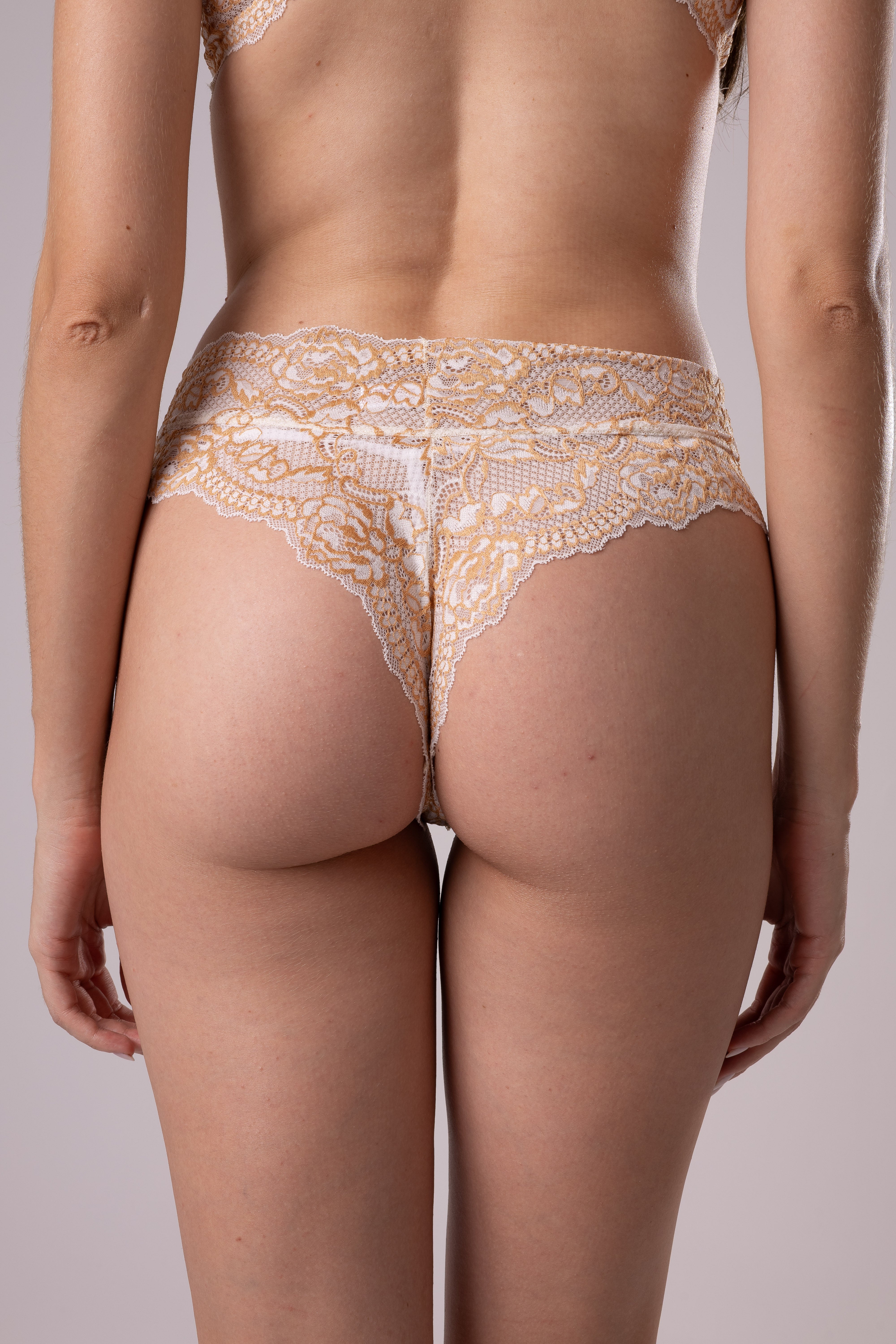 Calcinha Renda Semi-fio Bicolor Marfim/Coral