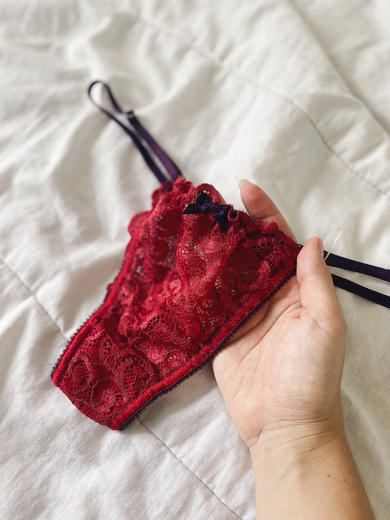 Calcinha Color Block String - Vermelho c/ Roxo
